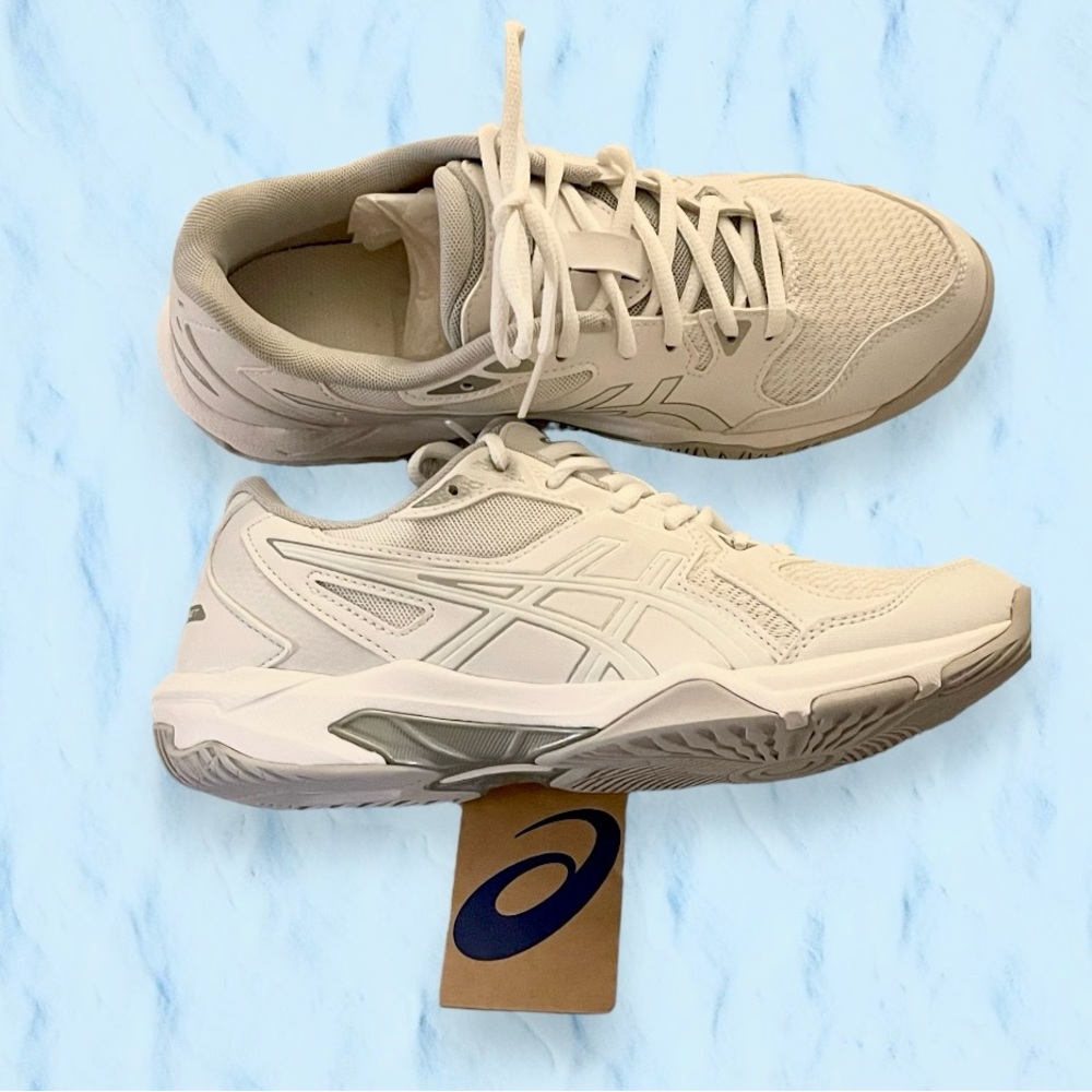 Brand New never worn ASIC Gel comfort sneakers white with grey bottoms